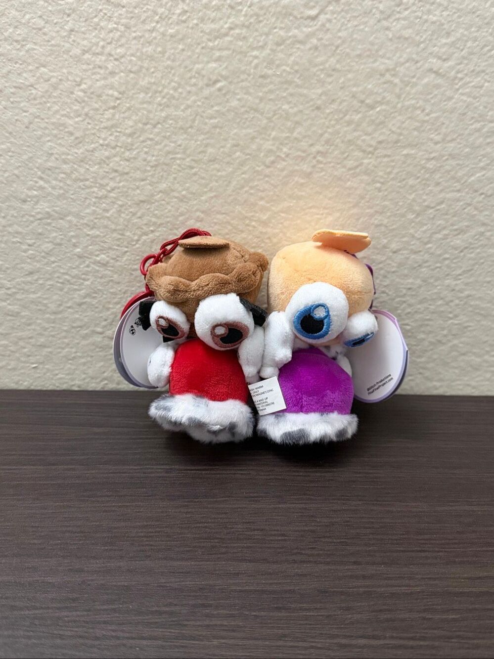 The Amazing Digital Circus Kinger & Queenie Magnetic Plush Keychain Set